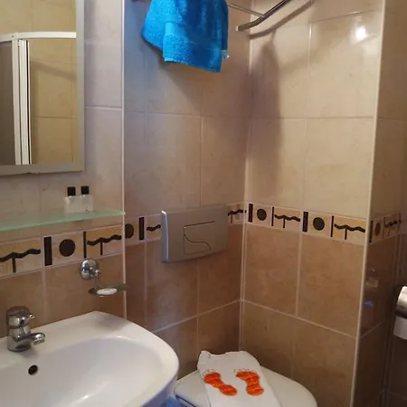 Glory Hotel 3*