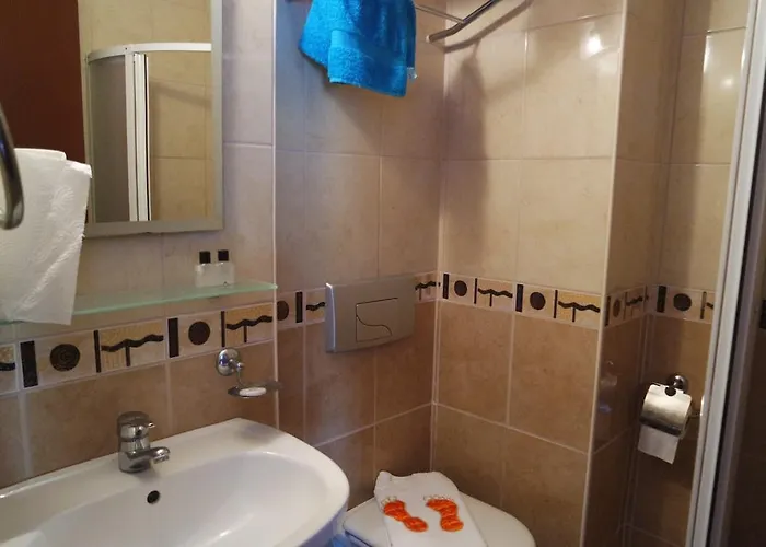 Glory Hotel 3*