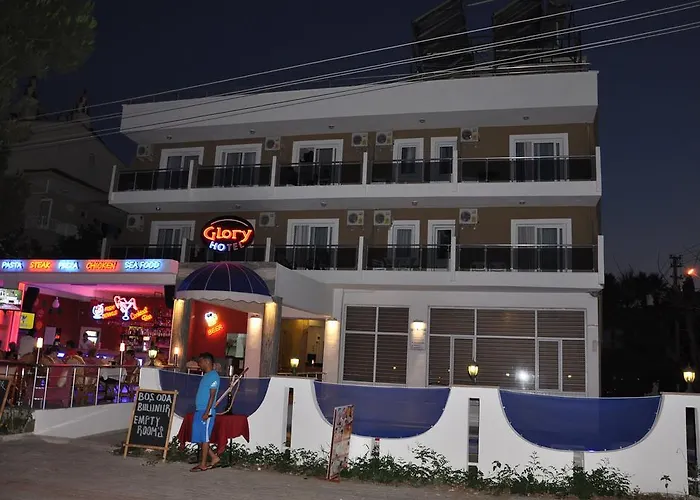 Glory ホテル 3*