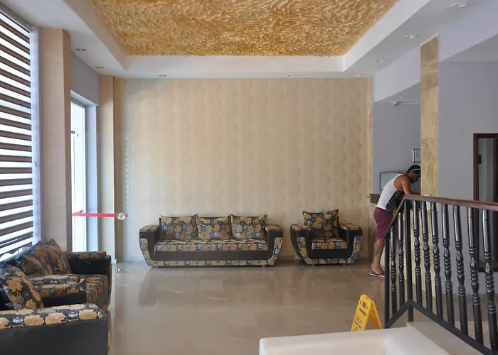 Glory ホテル マルマリス